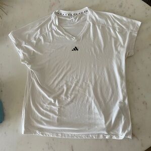 Adidas Ladies Train Essentials Minimal Branding T-shirt Size XL